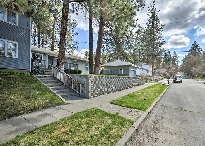 Centrally Located South Hill Apartment With Smart Tv