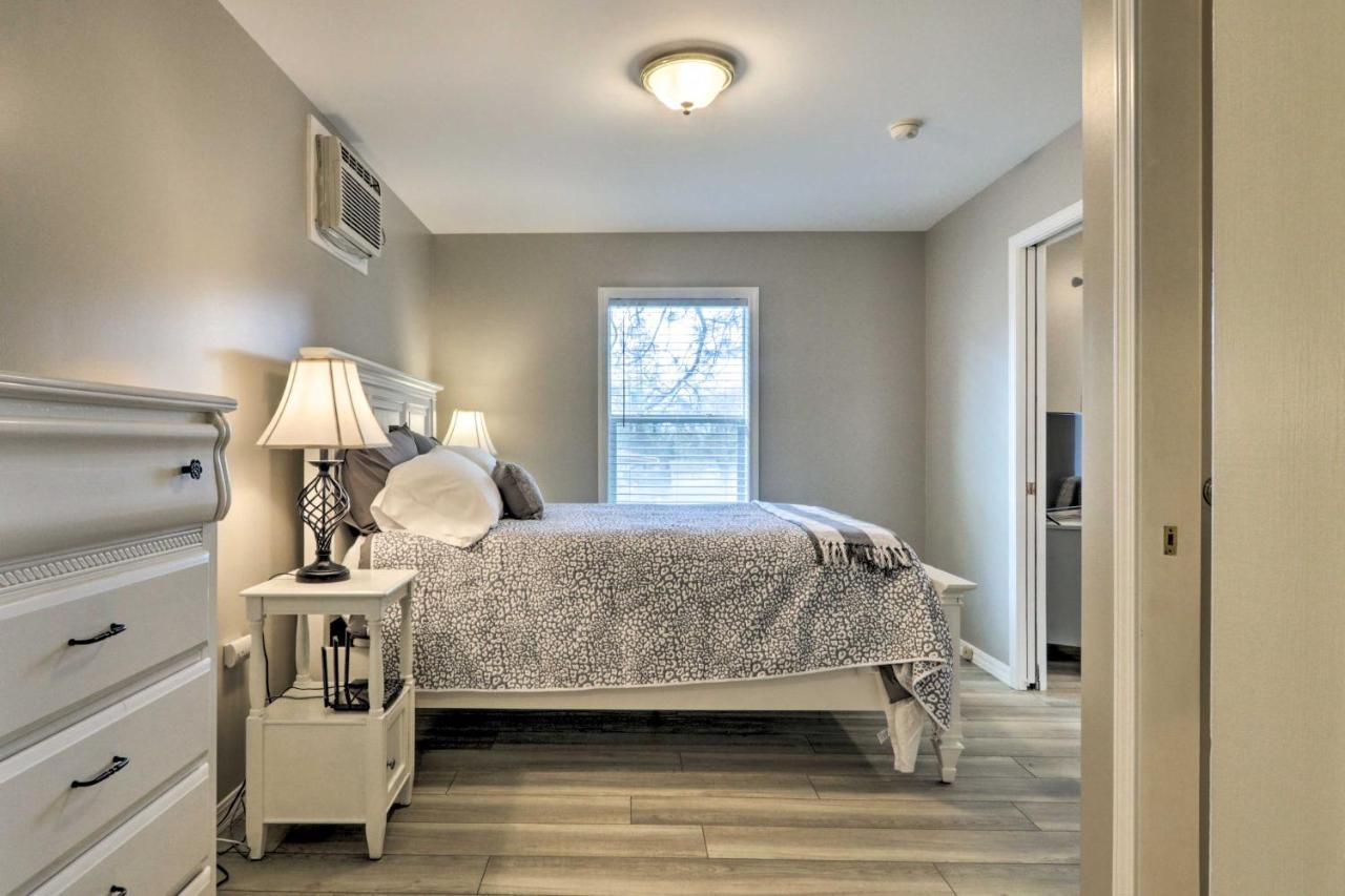 Centrally Located South Hill With Smart Tv *